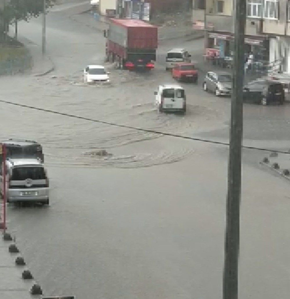Sağanak yağış Arnavutköy'ü göle çevirdi ! - Sayfa 3