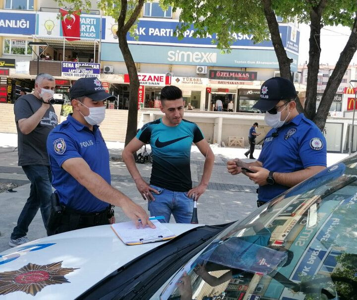 Cezayı yememek için polise soyadını bilmediğini söyledi! - Sayfa 2