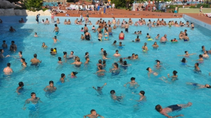 Yüzme havuzlarında koronavirüs tehlikesi !
