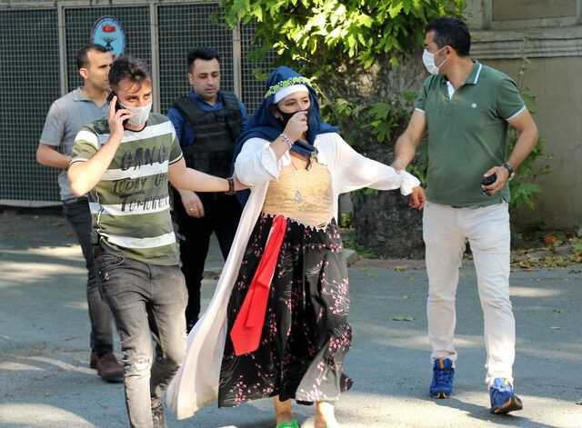 Şüpheli kadın Beşiktaş'ta hareketli anlar yaşattı - Sayfa 2