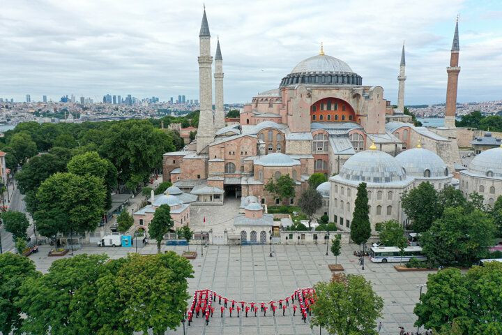 Ayasofya Meydanındaki 15 Temmuz koreografisi - Sayfa 1