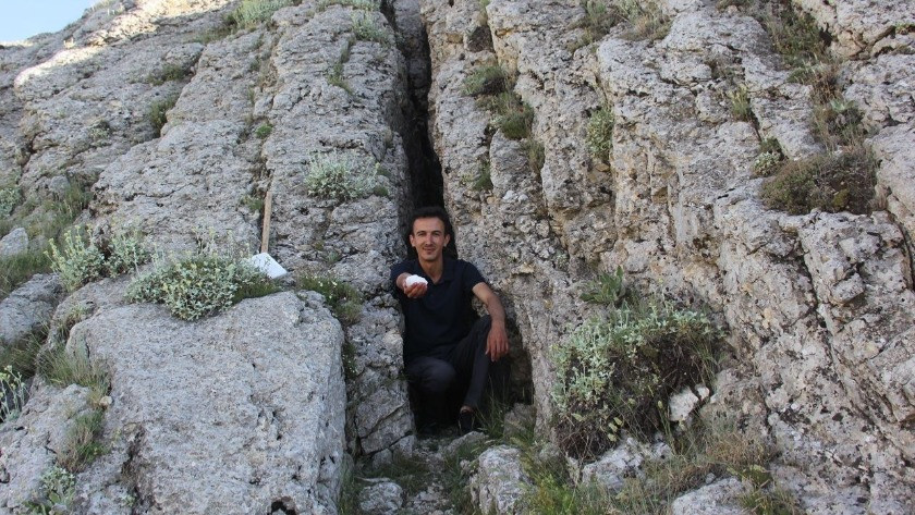 Sivas'ta bu mağara 80 kilo ve üzerine 'Girmeyin' uyarısında bulunuyor!