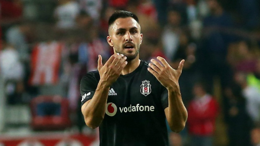 Beşiktaş'tan ayrılan Victor Ruiz ile Galatasaray ilgileniyor
