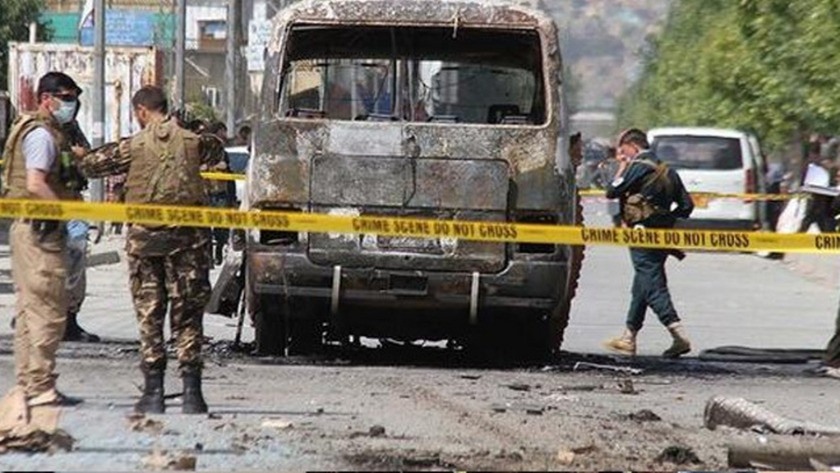 Afganistan'da yola yerleştirilen bomba patladı: 3 sivil öldü