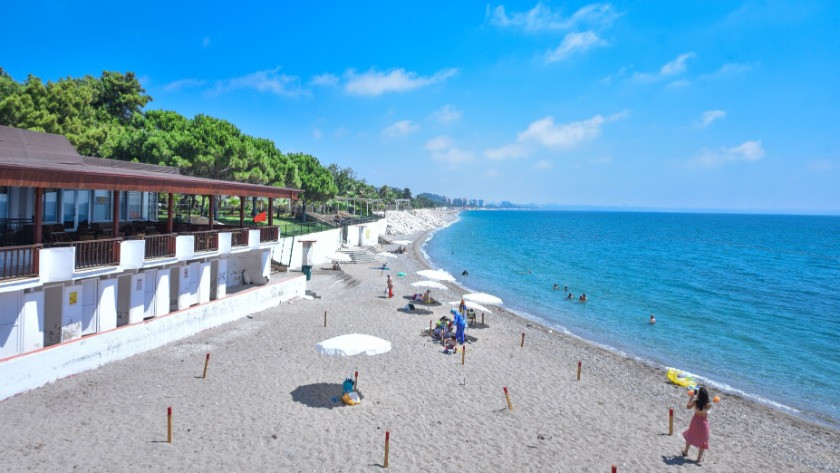 Antalya'da o sahil 60 yılda 35 metre eridi! Bir havluluk yer kaldı