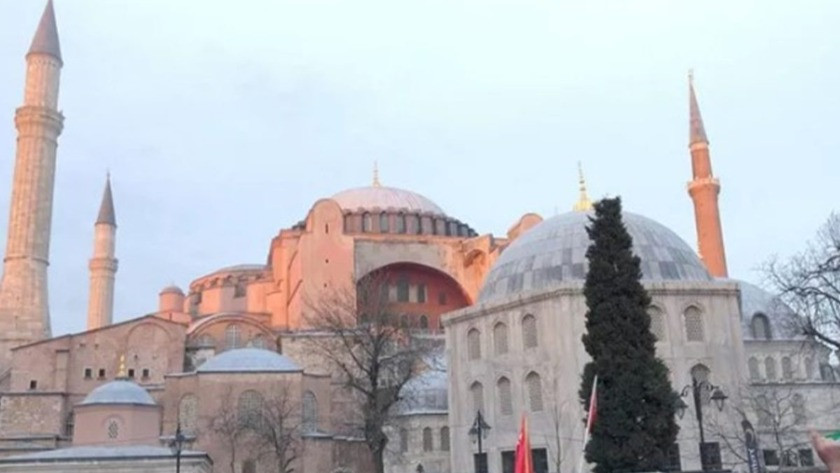 Ayasofya'da ilk namaz! İstanbul Valisi Yerlikaya önlemleri açıkladı