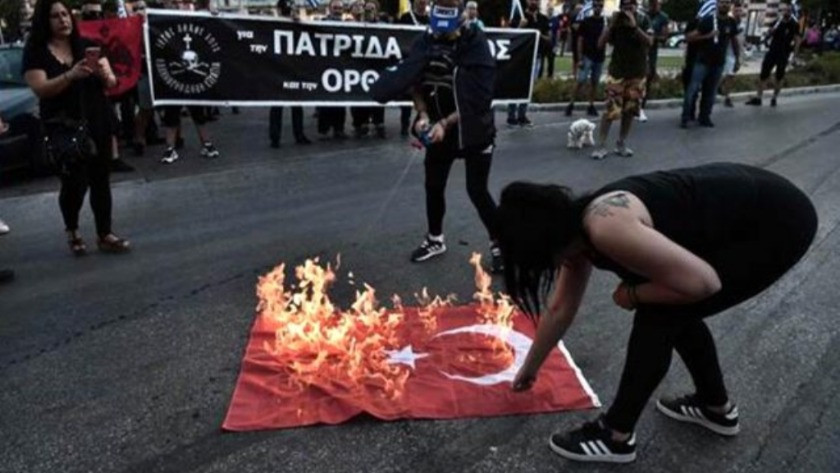 Yunanistan'da yakılan Türk Bayrağı için çok sert tepki