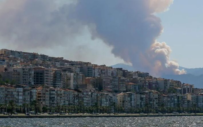 İzmir Balçova'daki yangın git gide büyüyor ! - Sayfa 1
