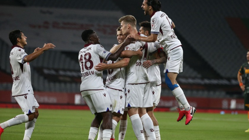 Alanyaspor'u 2-0 yenen Trabzonspor, Türkiye Kupası'nı müzesine götürdü
