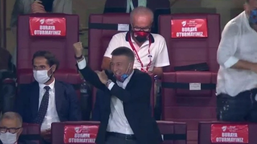 Trabzonspor Başkanı Ağaoğlu'nun yaptığı hareket kameraya yansıdı
