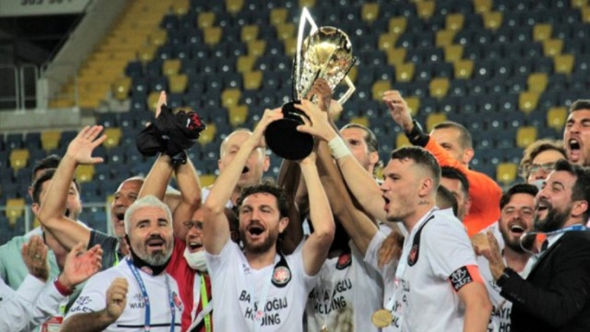 Süper Lig'de 23 yıl sonra 6 İstanbul takımı olacak !