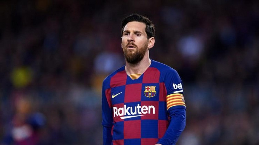Lionel Messi, Barcelona'da kaldığını açıkladı