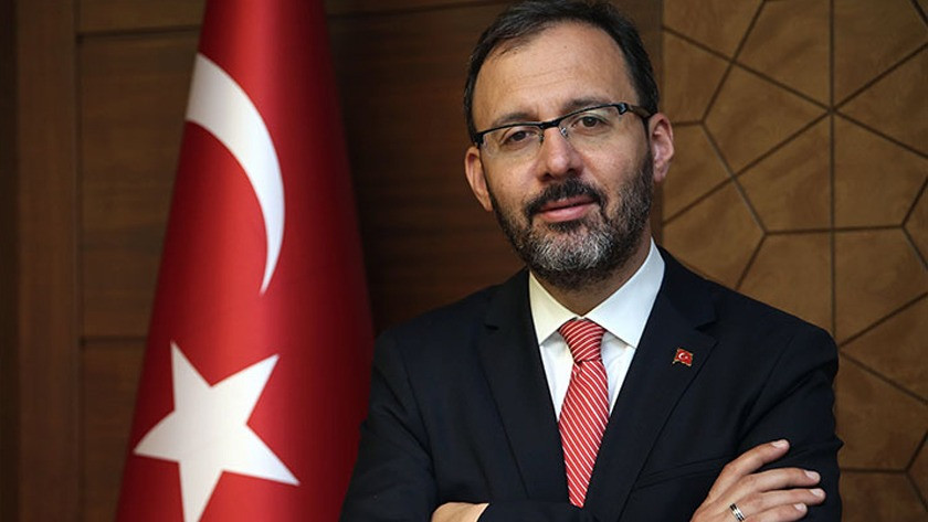 Bakan Kasapoğlu'ndan Bursaspor Başkanı Erkan Kamat'a kutlama