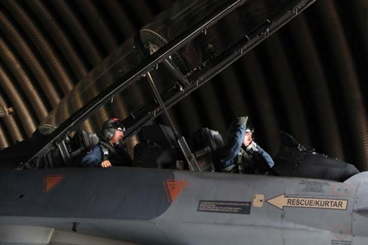 Bakan Akar, F-16 kokpitinden Çanakkale Şehitler Abidesi'ni selamladı - Sayfa 4