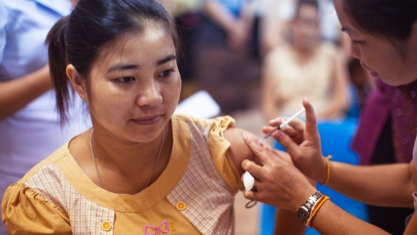 Çin'in koronavirüs aşısı fena patladı! Aşı olan kadın Covit-19...
