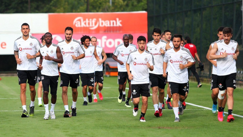 Beşiktaş'ta 7'si futbolcu, 12 kişide koronavirüs tespit edildi