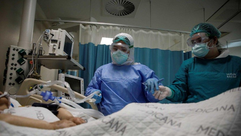 Koronavirüste bilanço ağırlaşıyor: 5 doktor hayatını kaybetti