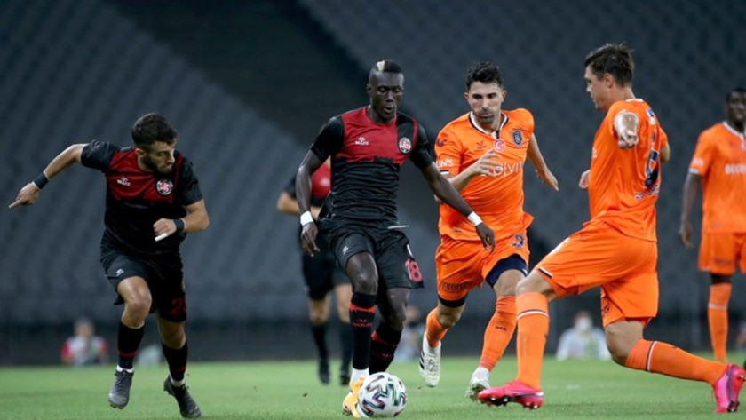 Son şampiyon Başakşehir, Fatih Karagümrük'e 2-0 yenildi