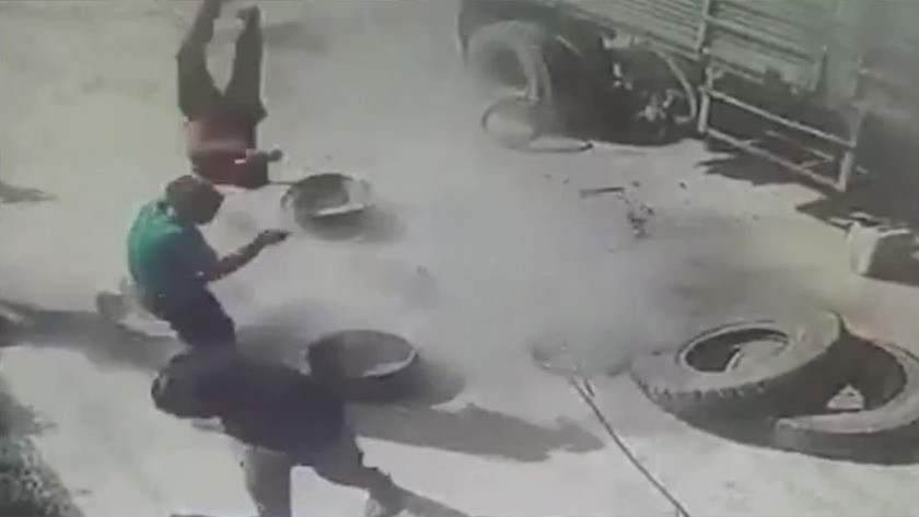 Patlayan kamyon lastiği tamirciyi havaya fırlattı! video izle