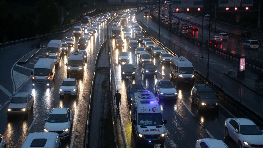 İstanbul'da trafik yoğunluğu yüzde 85' eulaştı