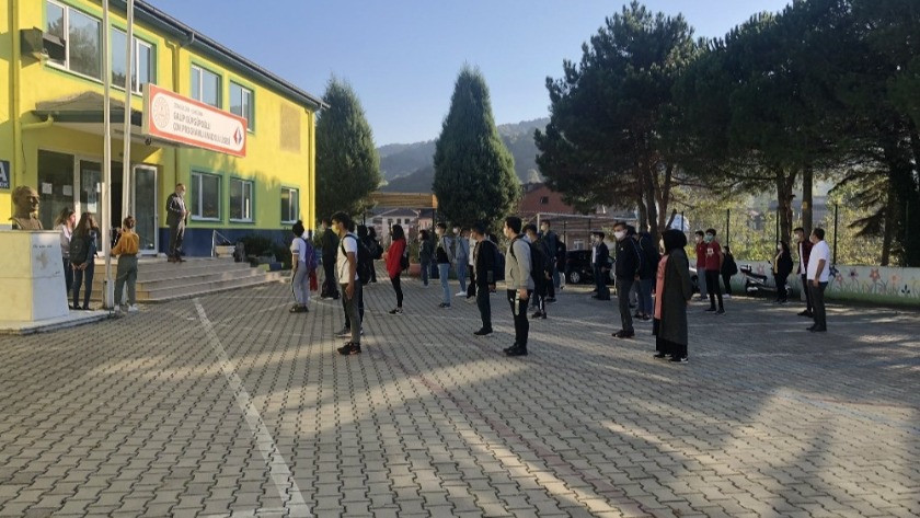 Zonguldak’ta bin 335 öğrenci yüz yüze eğitime başladı