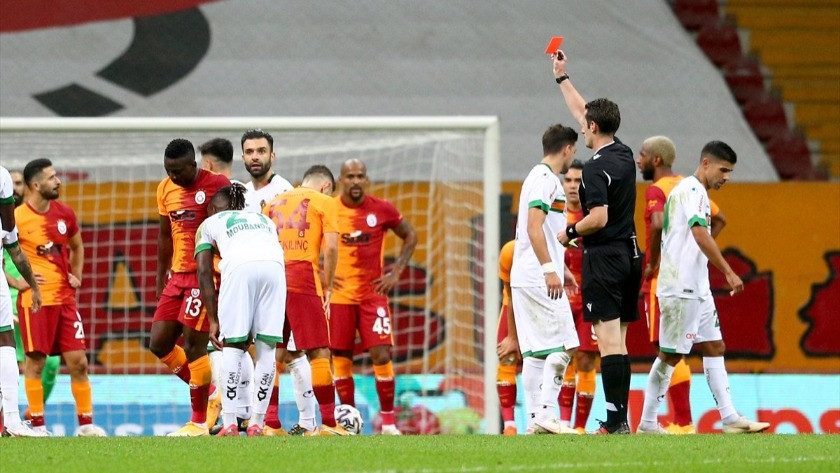 Galatasaray'da Etebo oyundan atıldı