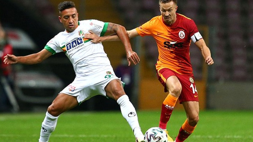 Hakemin tartışmalı kararı Galatasaray maçına damga vurdu