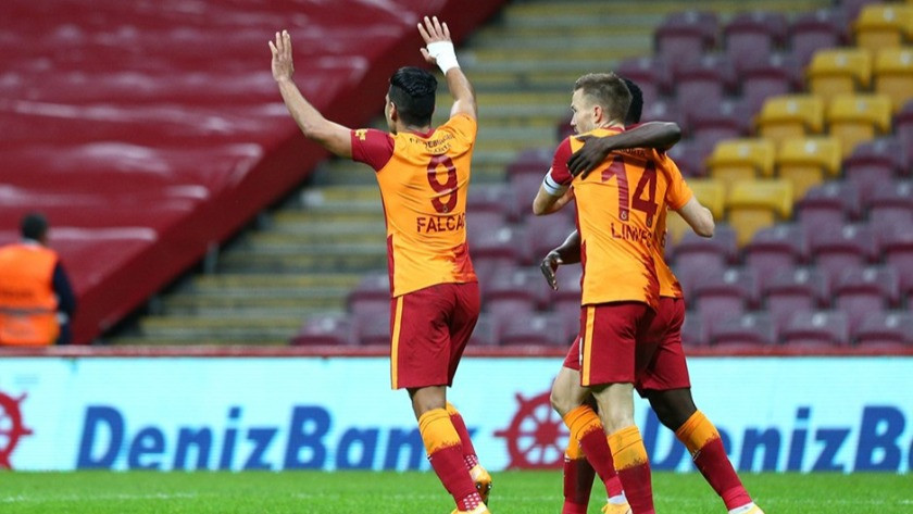 Galatasaray, deplasmanda Erzurumspor'u 2-1 mağlup etti