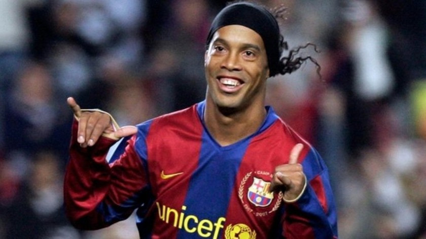 Ronaldinho, koronavirüs test sonucunun pozitif çıktığını açıkladı
