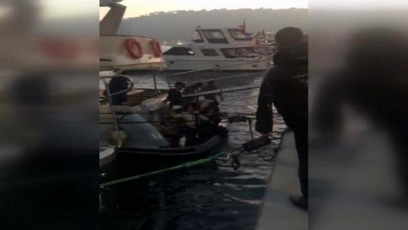 İki turist dengelerini kaybetmesi nedeniyle denize düştü