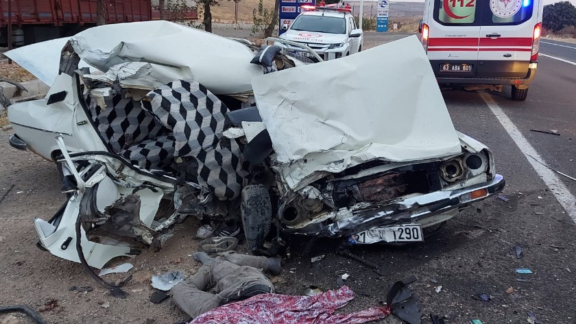 Şanlıurfa’da trafik kazası: 2 ölü, 1 yaralı