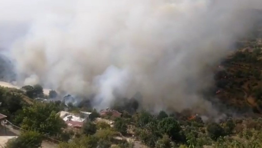 Anamur'da orman yangını: 50 hane boşaltıldı