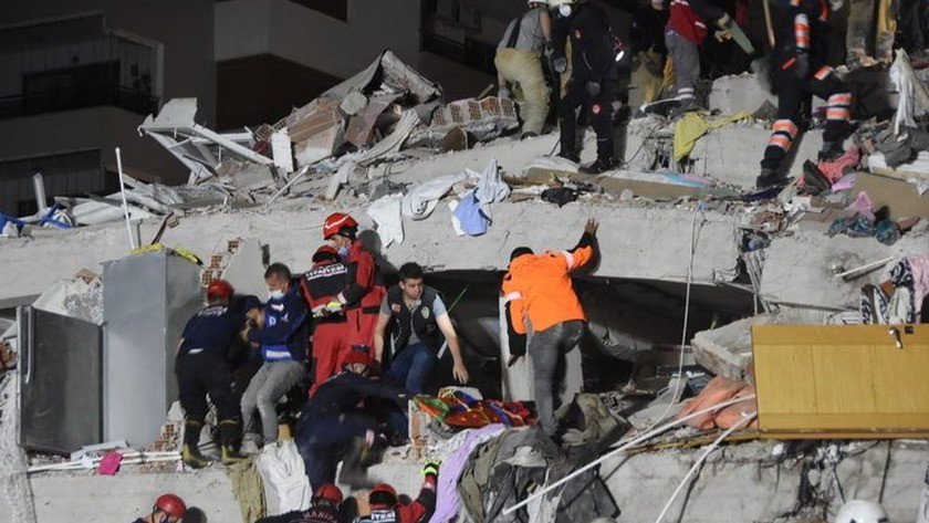 Depremde 52 saat sonra 3 kişi kurtarıldı!