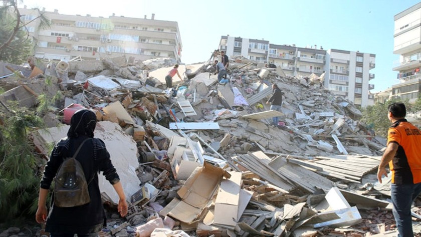 İzmir'deki depremde bilanço ağırlaşıyor: Can kaybı 92'ye yükseldi