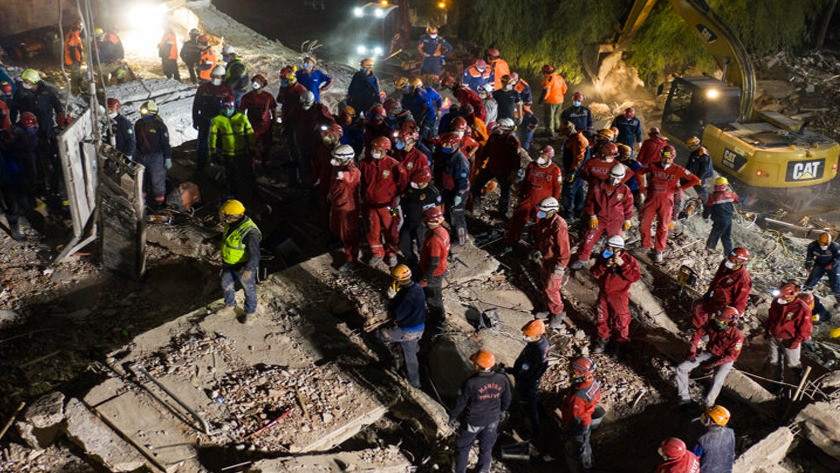 AFAD İzmir depreminde ölen ve kurtarılan kişi sayısı ile ilgili son rakamları açıkladı! !