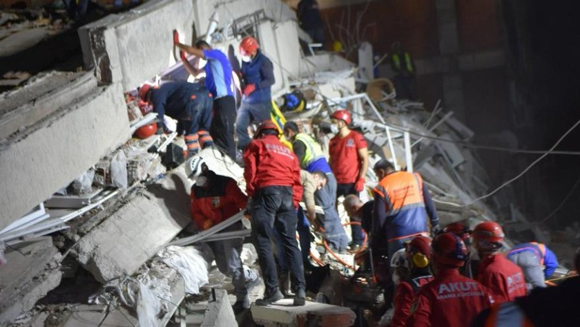 Depremin 108’inci saatinde diş hekimi Zarife Doğan'dan acı haber