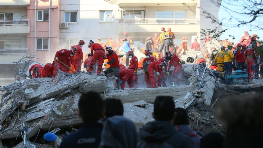 İzmir depreminde can kaybı artıyor! AFAD son rakamlar açıkladı!