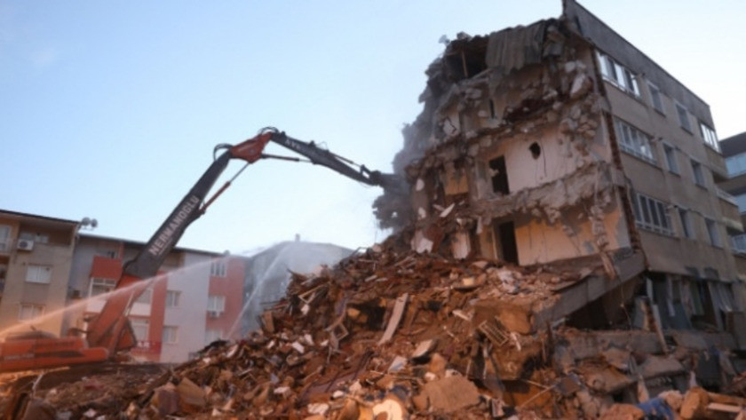 İzmir'de ağır hasar gören bina sayısı açıklandı