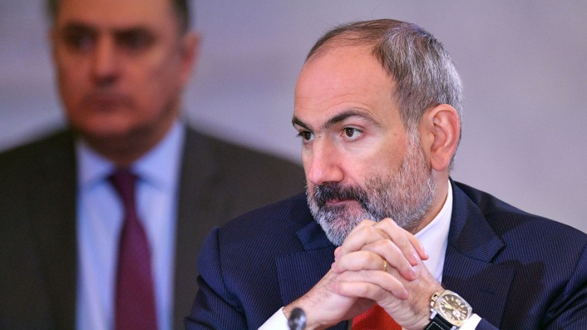 Ermenistan'daki muhalif partiler Paşinyan'ın istifasını istedi