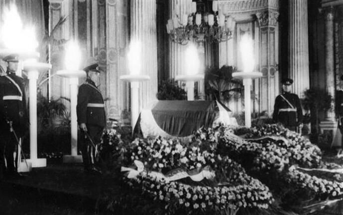 Atatürk'ün cenaze töreninden ilk kez göreceğiniz fotoğraflar - Sayfa 3