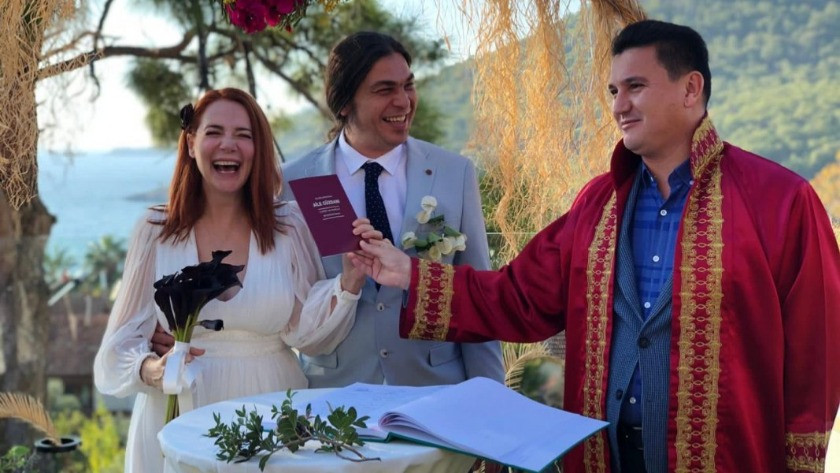 Şarkıçı Aylin Aslım ve Utku Vargı, Antalya'da nikah masasına oturdular