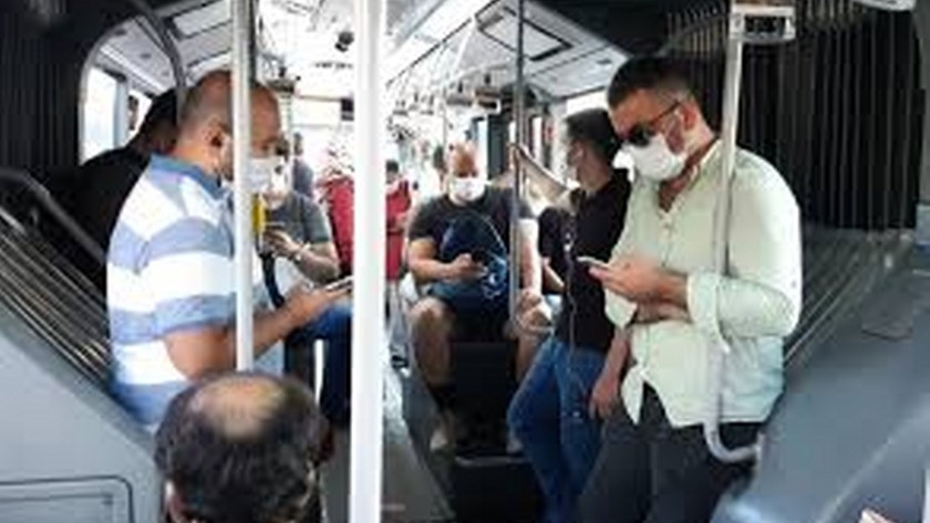 Metrobüste sosyal mesafe kurallana uyulmadı