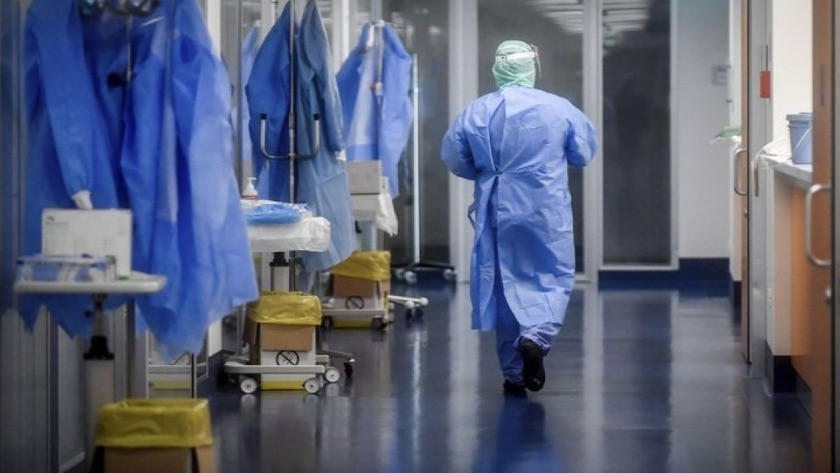Aynı hastanede çalışan 50 sağlık çalışanı koronavirüse yakalandı