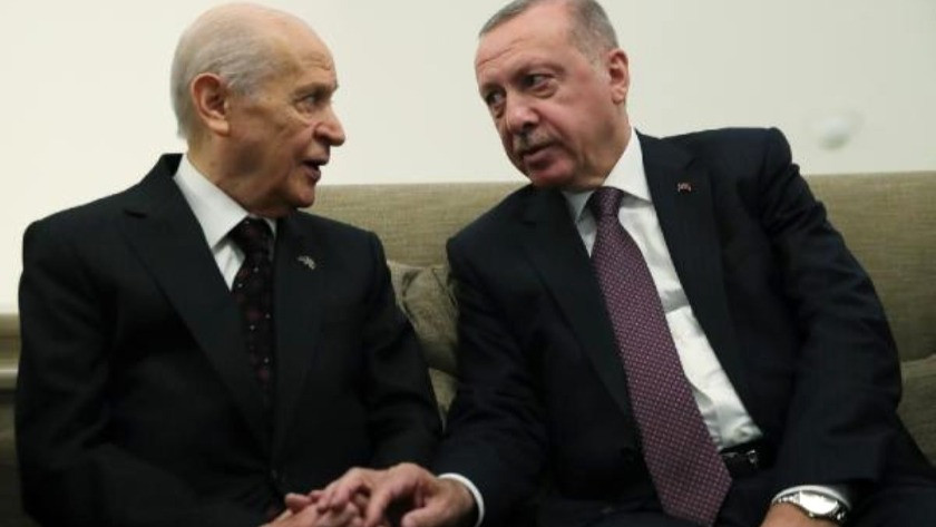 Ankette MHP'lilere Erdoğan, AK Parti'lilere de Bahçeli soruldu