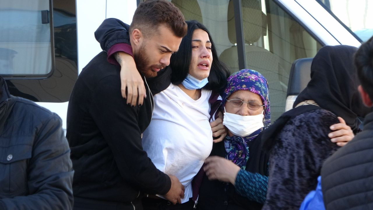Antalya’da lüks cipteki kanlı infaz! 3 kişinin cenazeleri alınırken yakınları gözyaşlarına boğuldu - Sayfa 3