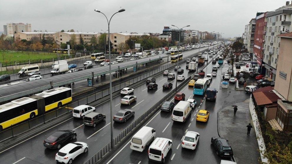 Kısıtlamaya saatler kala İstanbul trafiği yoğunlaştı - Sayfa 2