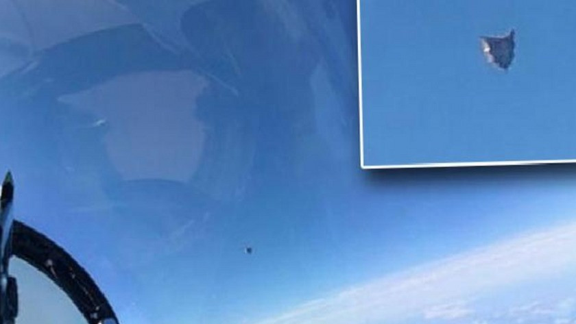 Savaş pilotunun çektiği UFO fotoğrafı ortaya çıktı