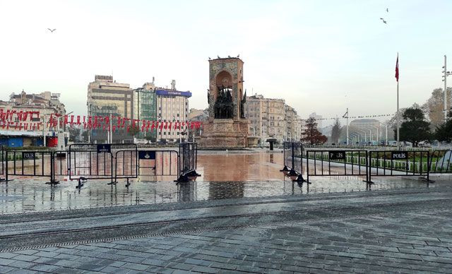 Sokağa çıkma kısıtlamasıyla birlikte cadde ve sokaklar boş kaldı - Sayfa 4