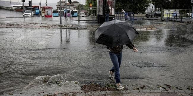 Meteoroloji İstanbul dahil 43 il için alarm verdi! 11 Aralık çok kuvvetli yağış, fırtına, sel.... - Sayfa 1