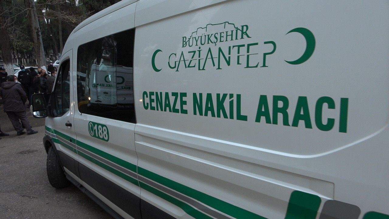 Gaziantep hastane yangında ölenlerin cenazeleri ailelerine teslim ediliyor! video izle - Sayfa 3